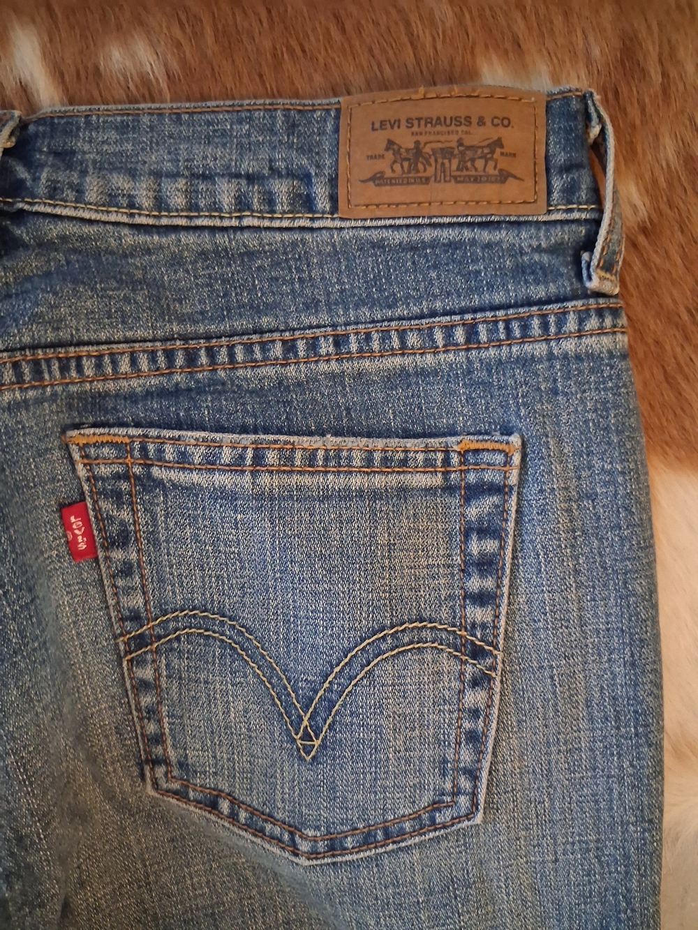 Levi's 515 Blue Bootcut Leg Women’s Jeans Red Tag Sz 4M